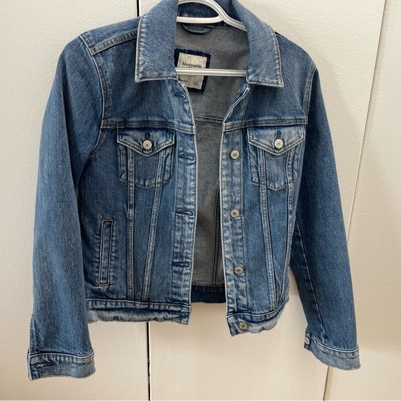 Abercrombie & Fitch Jackets & Blazers - Abercrombie & Fitch Denim Jacket, Size Small